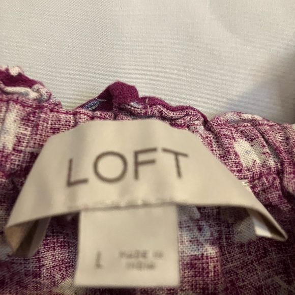 Loft summer top with ruffle sleeves and neckline. Size large. - Picture 5 of 5